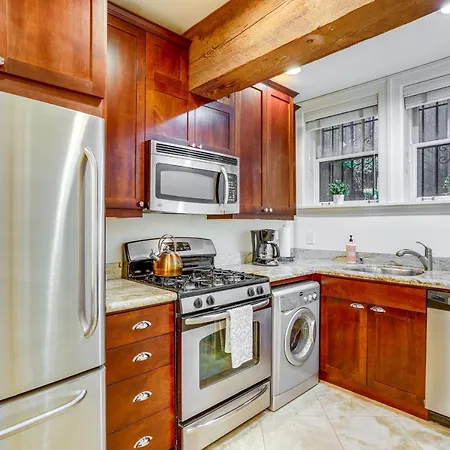 Seattle Condo With Parking, Near Space Needle!
